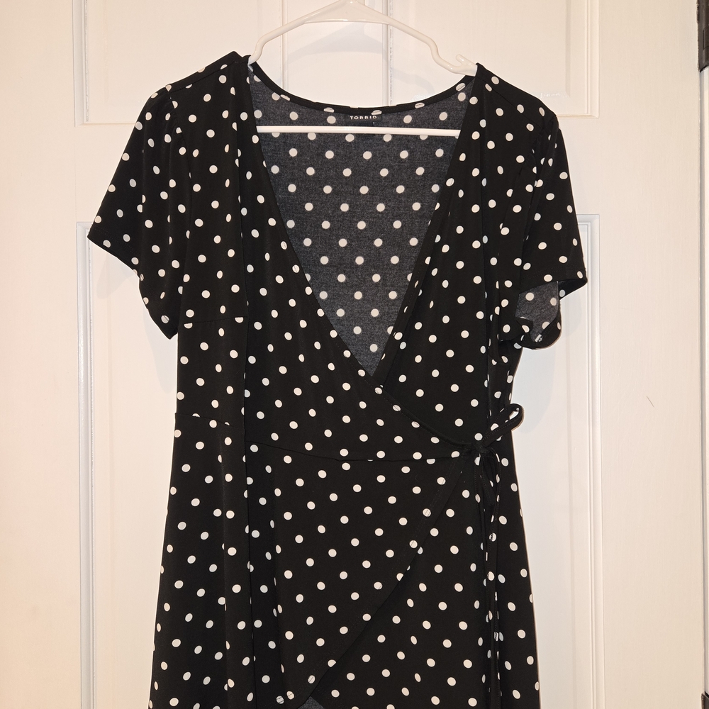 Torrid Blaxk and White Polka Dot Blouse